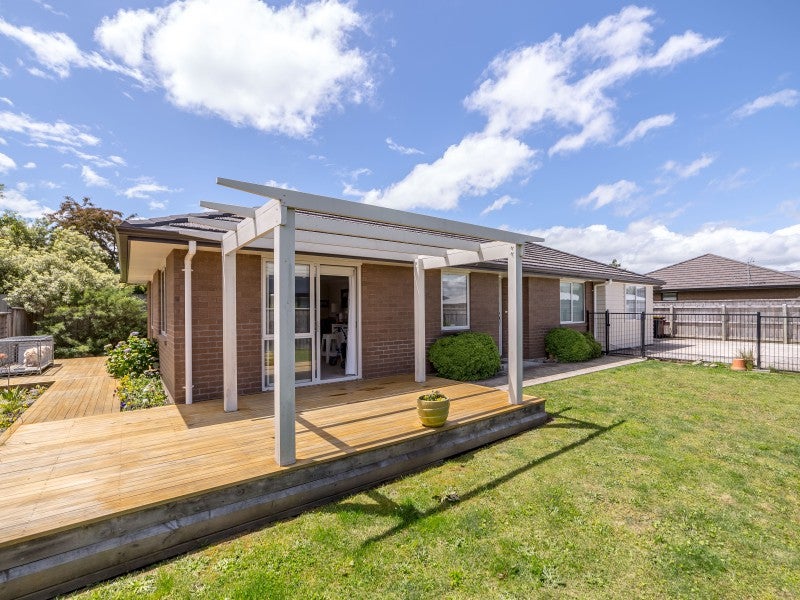 25 Tarata Grove, Lansdowne, Masterton - Carousel 26