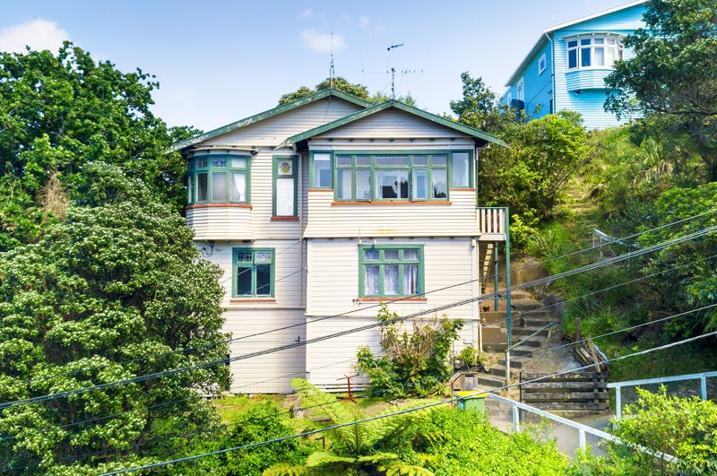 8 Finnimore Terrace, Vogeltown, Wellington - Carousel 2
