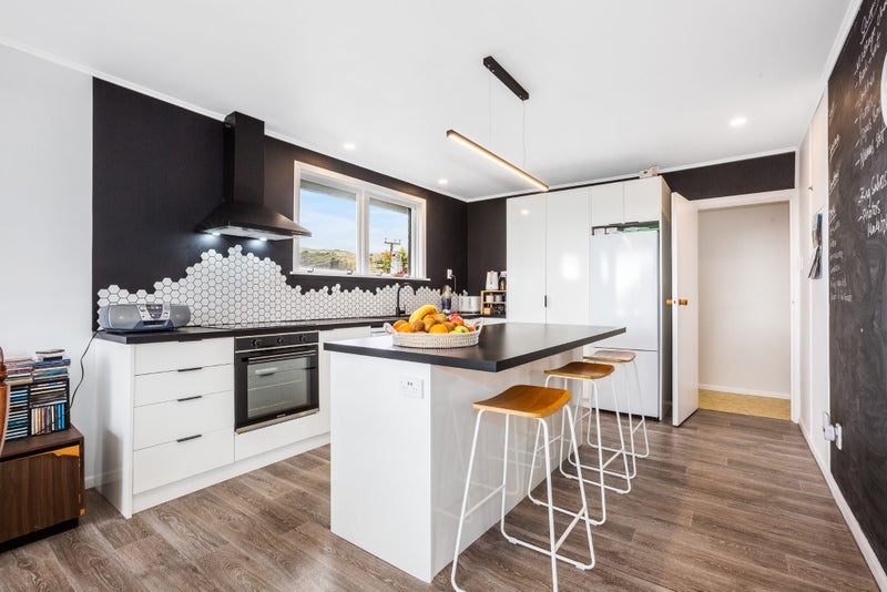 91 Astrolabe Street, Cannons Creek, Porirua - Carousel 2