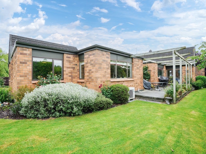 25 Elm Crescent, Gladstone, Invercargill - Carousel 1