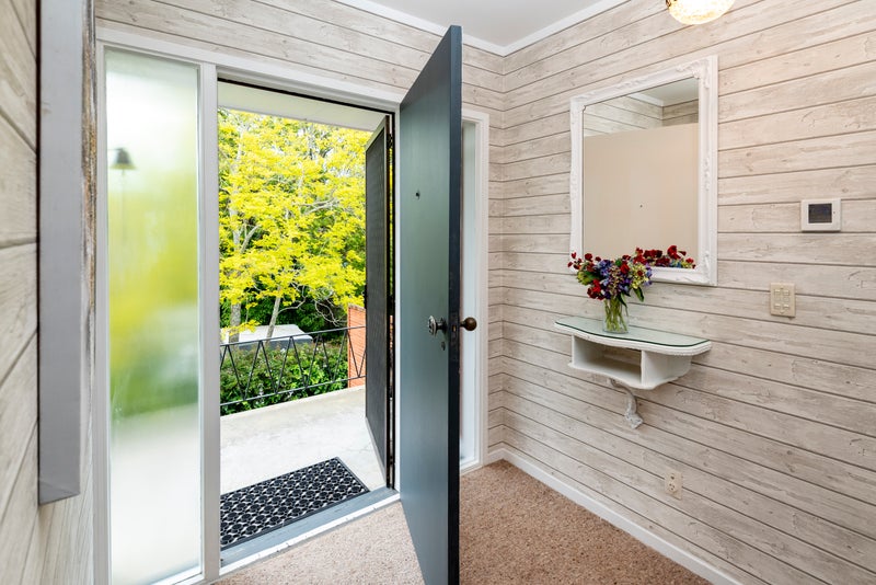 1/16 Castleton Drive, Mellons Bay, Auckland - Carousel 2