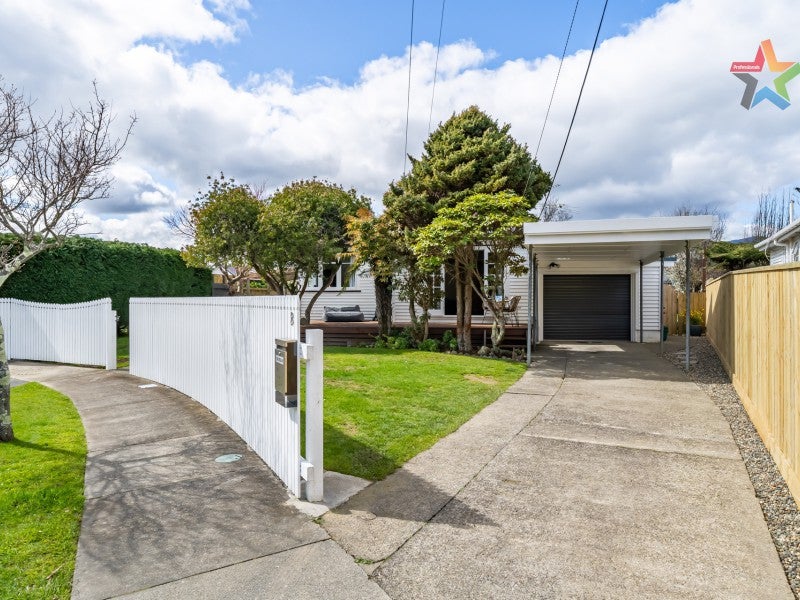 8 Tui Grove, Elderslea, Upper Hutt - Carousel 1