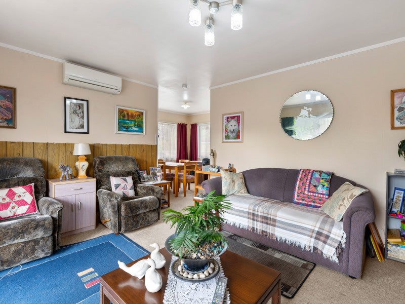 81D Kawaha Point Road, Kawaha Point, Rotorua - Carousel 2