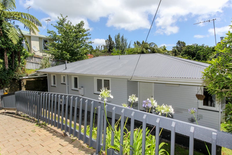 40 Govett Avenue, Frankleigh Park, New Plymouth - Carousel 2