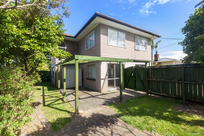 28 Birdwood Road, Swanson, Auckland - Carousel 1