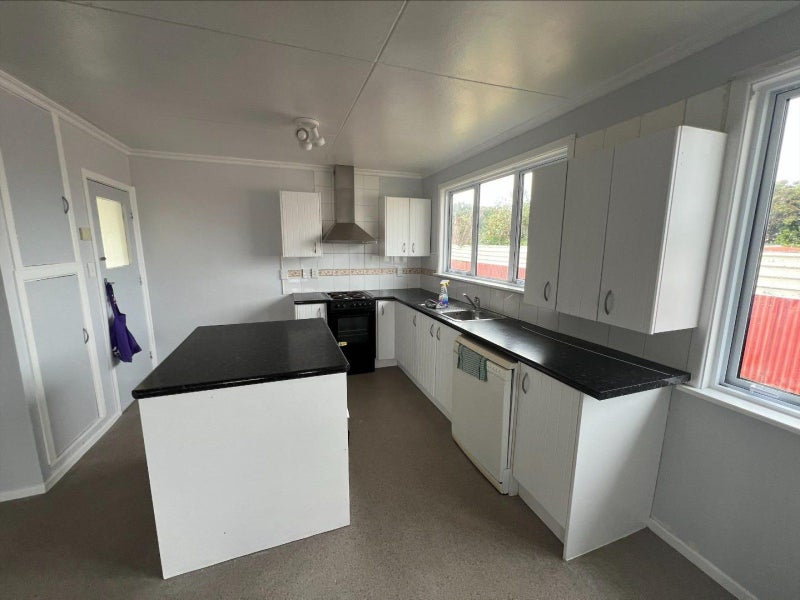 48A Cornfoot Street, Castlecliff, Whanganui - Carousel 2