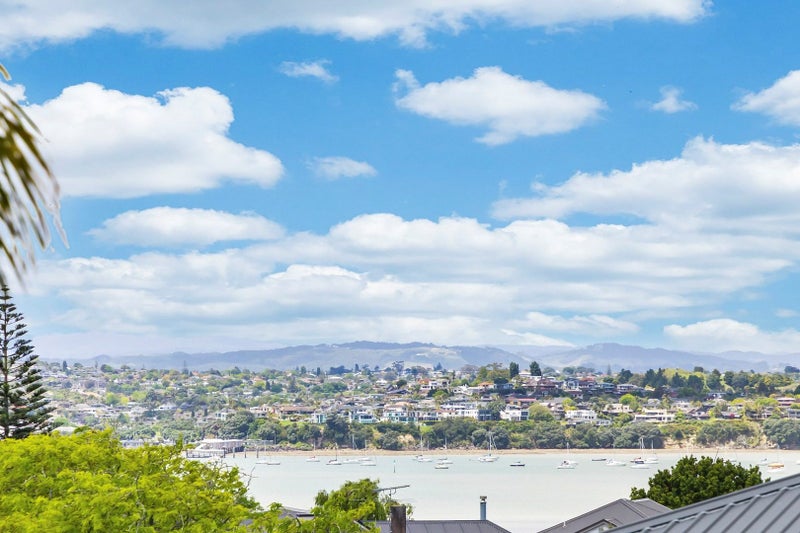 18 Inglewood Street, Wai o Taiki Bay, Auckland - Carousel 2