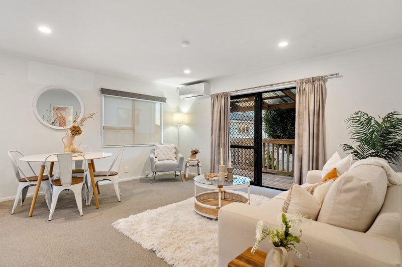 2/7 Eskdale Road, Birkdale, Auckland - Carousel 2