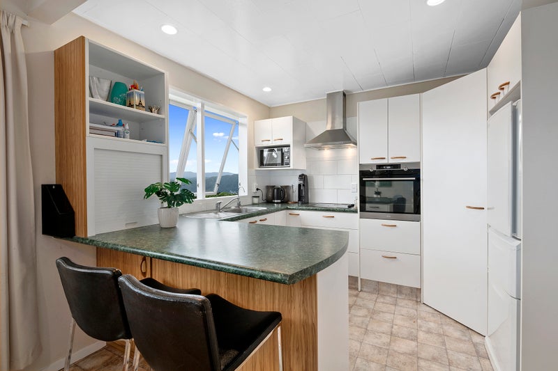 292 Dowse Drive, Maungaraki, Lower Hutt - Carousel 2