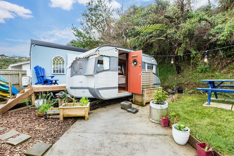 68A Victory Avenue, Karori, Wellington - Carousel 1