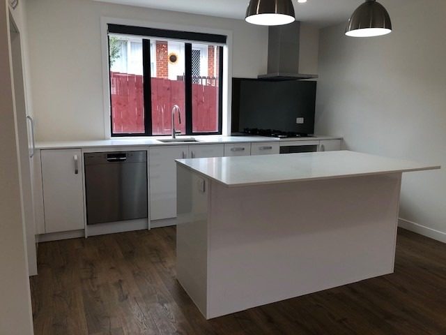 31B Knightsbridge Drive, Forrest Hill, Auckland - Carousel 2