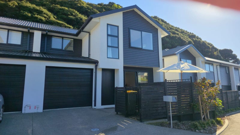 52 Martingale Drive, Whitby, Porirua - Carousel 1