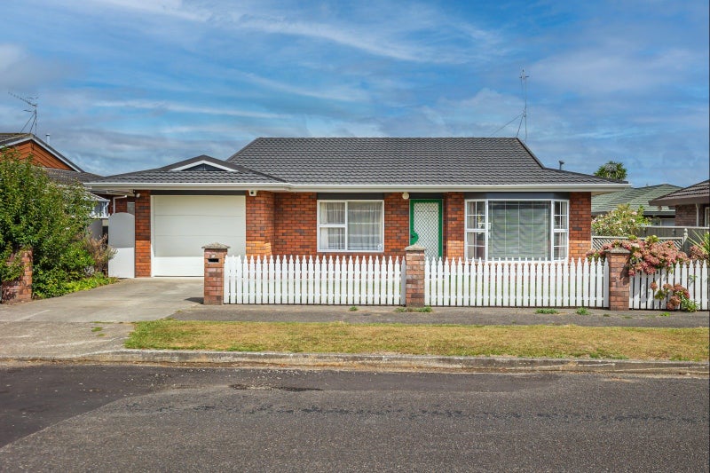 18 Manchester Street, Levin, Levin - Carousel 1