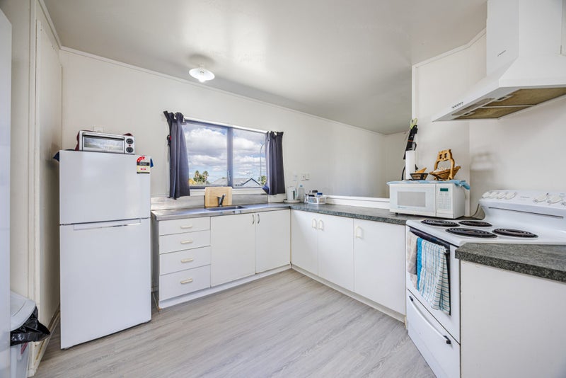 18 Solveig Place, Randwick Park, Auckland - Carousel 2