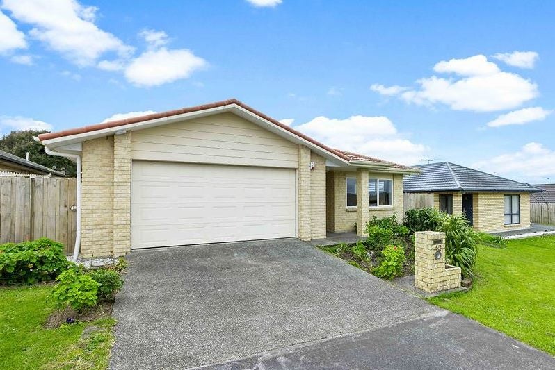42 Waimahia Avenue, Weymouth, Auckland - Carousel 1