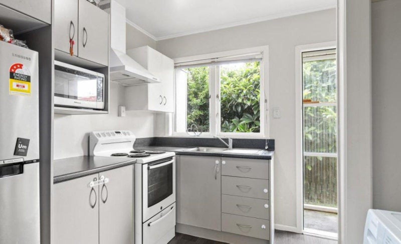 45B Cameron Road, Hamilton East, Hamilton - Carousel 2