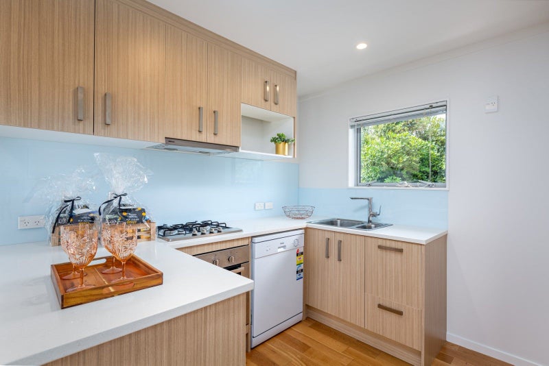 247A Glenfield Road, Hillcrest, Auckland - Carousel 2
