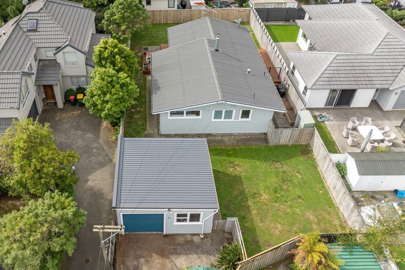 21 Saint Ronans Avenue, Waterloo, Lower Hutt - Carousel 2