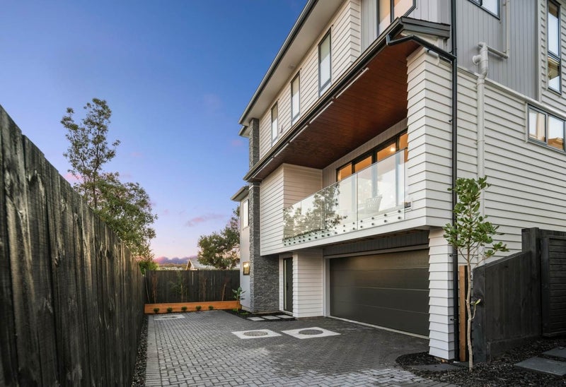 12C Wylie Avenue, Sunnynook, Auckland - Carousel 2