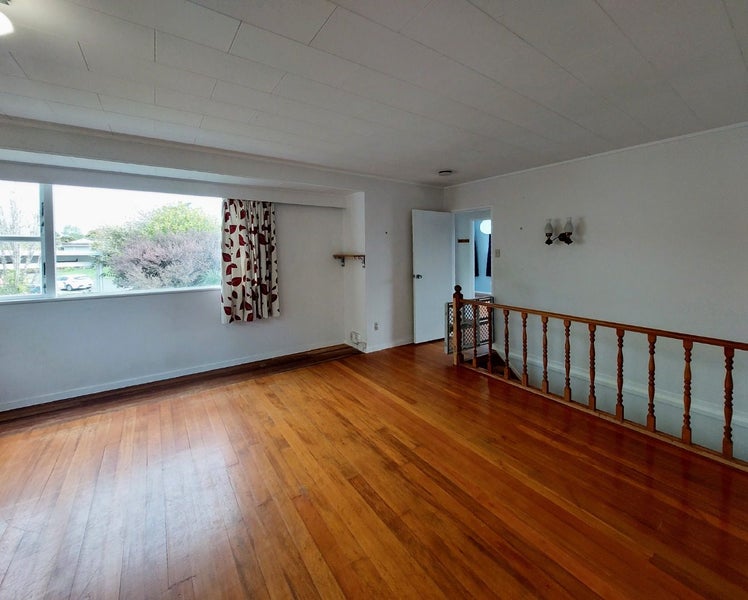 15 Ellison Place, Pakuranga Heights, Auckland - Carousel 1