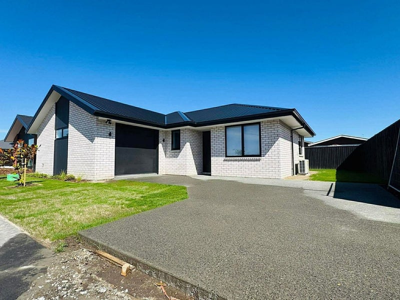 17 Akoranga Place, Hornby, Christchurch - Carousel 2