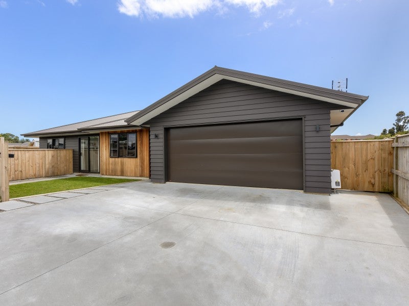 60 Cyrus Street, Whalers Gate, New Plymouth - Carousel 1