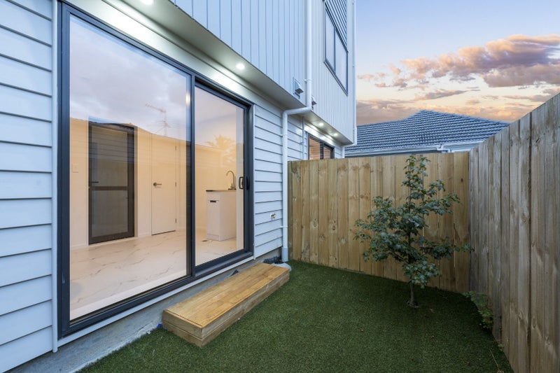 11 Hereford Street, Te Atatu Peninsula, Auckland - Carousel 15