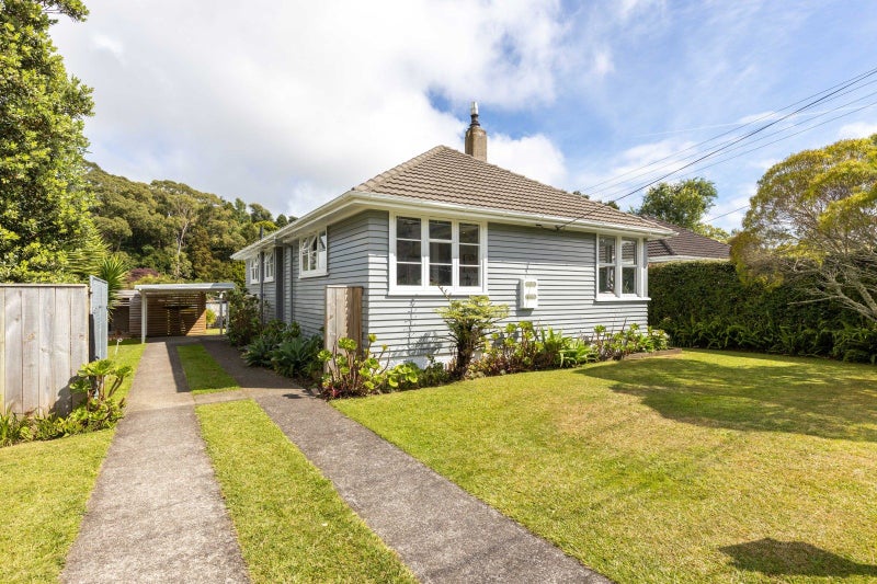 5 Camden Street, Vogeltown, New Plymouth - Carousel 1