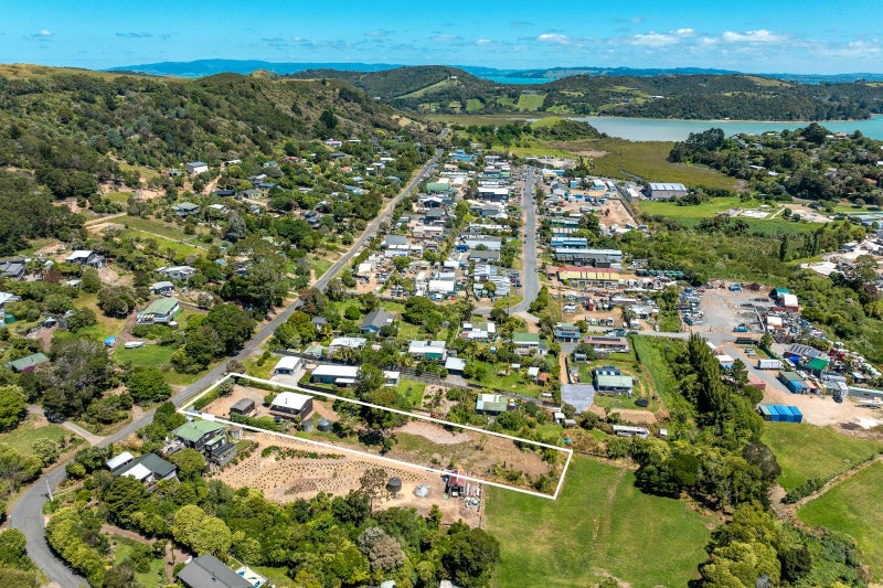 52 Erua Road, Ostend, Waiheke Island - Carousel 19