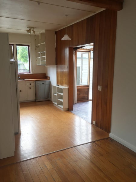 104 Galloway Street, Hamilton East, Hamilton - Carousel 2