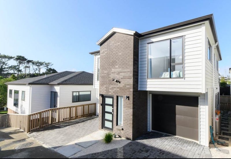 17B Rangitiki Crescent, Lynfield, Auckland - Carousel 1