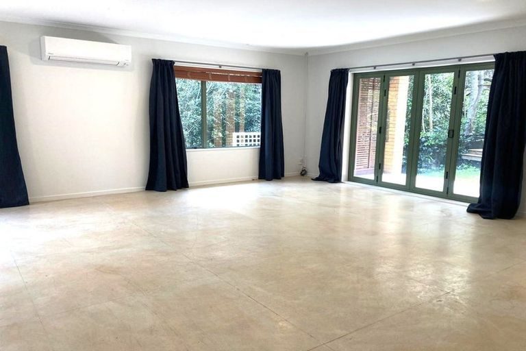 22 Wicklam Lane, Greenhithe, Auckland - Carousel 2