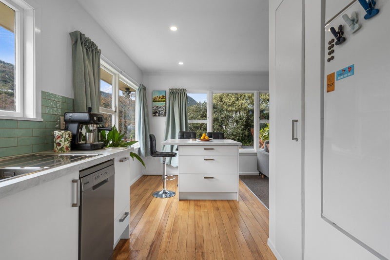 36 Seymour Avenue, The Brook, Nelson - Carousel 2