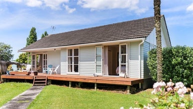 11 Crocombe Crescent, Beach Haven, Auckland - Carousel 1