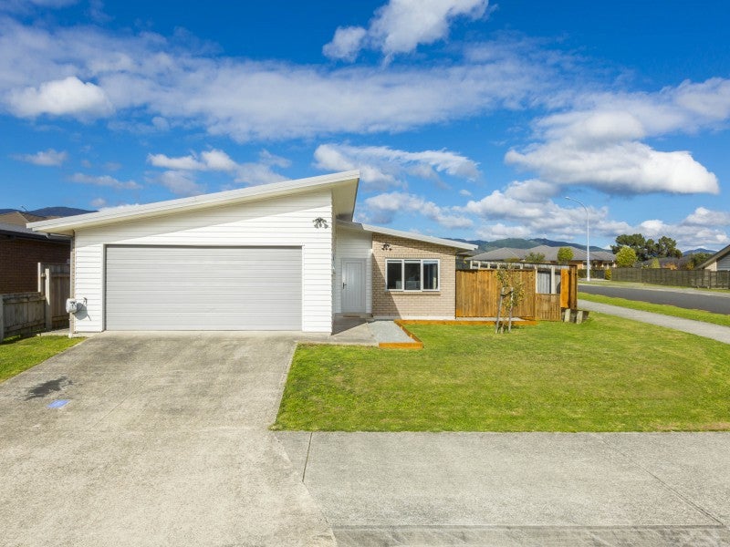 21 Sunstone Crescent, Brown Owl, Upper Hutt - Carousel 21