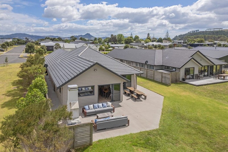 2 Admiral Drive, Cooks Beach - Carousel 2