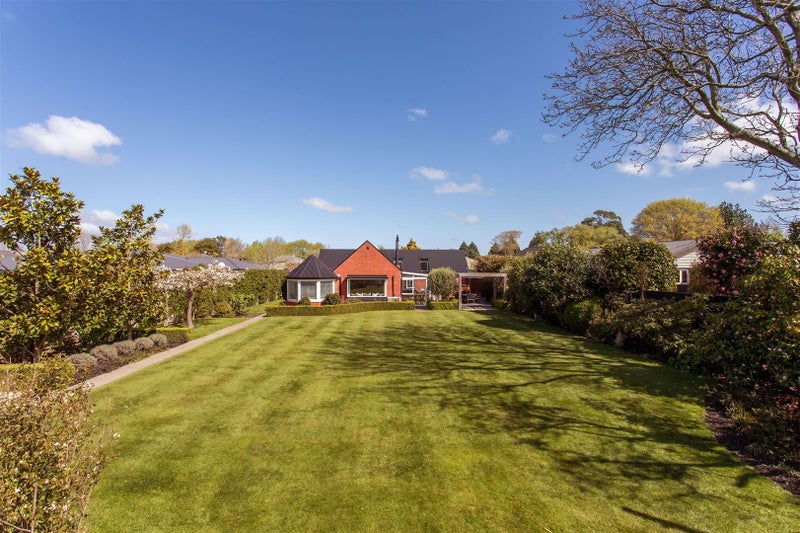 16 Westburn Terrace, Burnside, Christchurch - Carousel 1