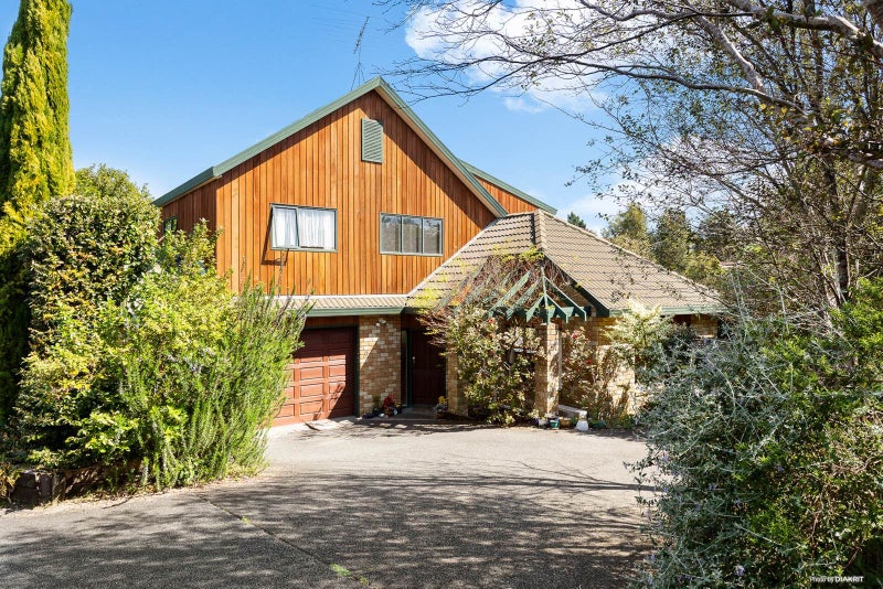 2/9 Bevyn Street, Castor Bay, Auckland - Carousel 1