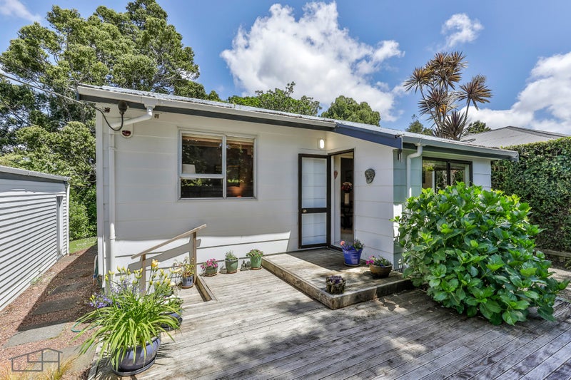 561 South Titirangi Road, Titirangi, Auckland - Carousel 2