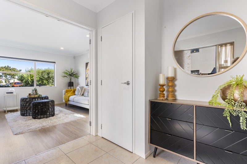 26 Heidi Crescent, Flat Bush, Auckland - Carousel 2