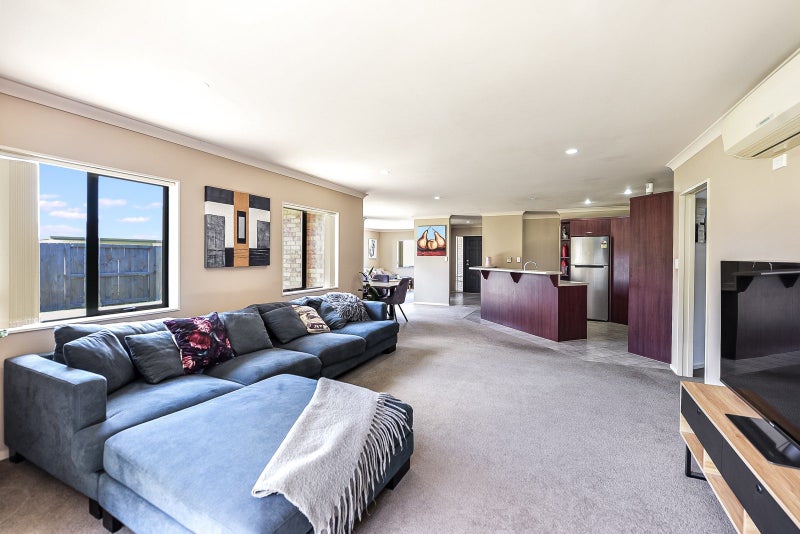 90 Farnborough Drive, Grandview Heights, Hamilton - Carousel 2