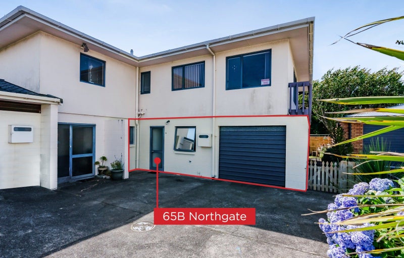 2/65 Northgate, Strandon, New Plymouth - Carousel 2