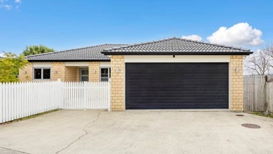 110C Royal Road, Massey, Auckland - Carousel 1