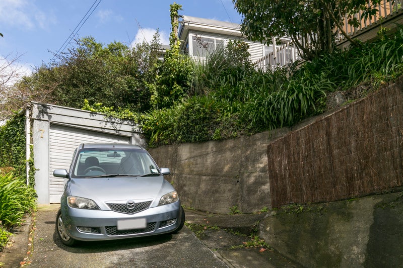 7 Victory Crescent, Tawa, Wellington - Carousel 18