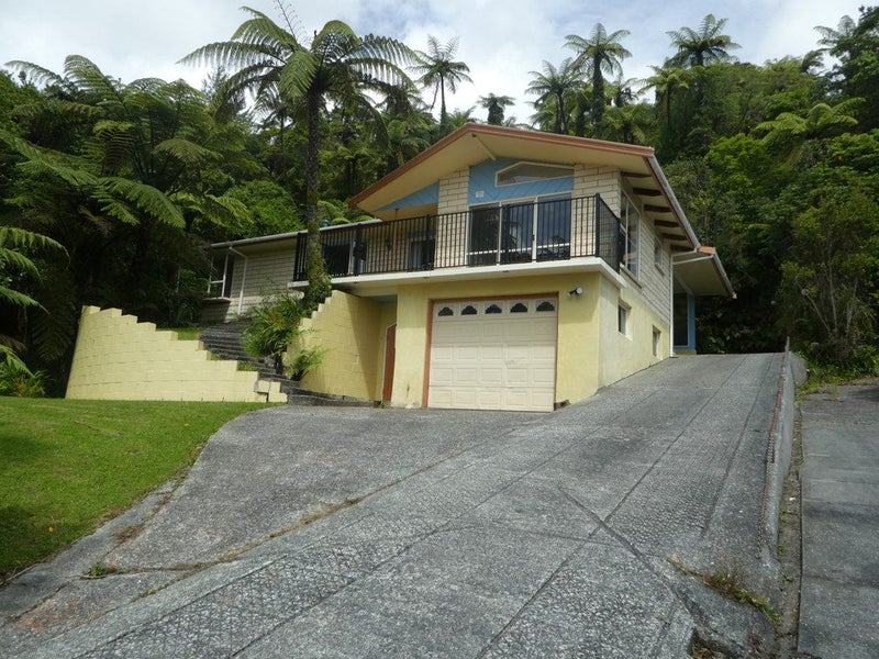 9 Coates Street, Greymouth, Greymouth - Carousel 1