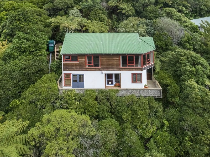 37 Norwich Street, Wadestown, Wellington - Carousel 1