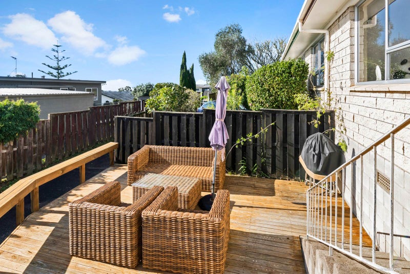 2/1 Piripiri Crescent, Torbay, Auckland - Carousel 2