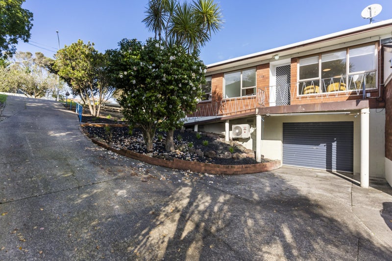 1/152 Glenfield Road, Birkenhead, Auckland - Carousel 1