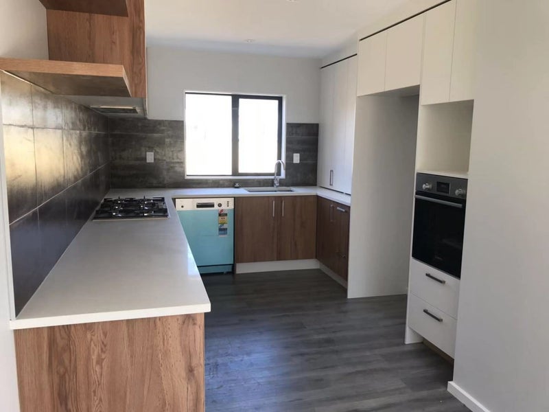 56 Bordeaux Parade, Te Atatu South, Auckland - Carousel 2