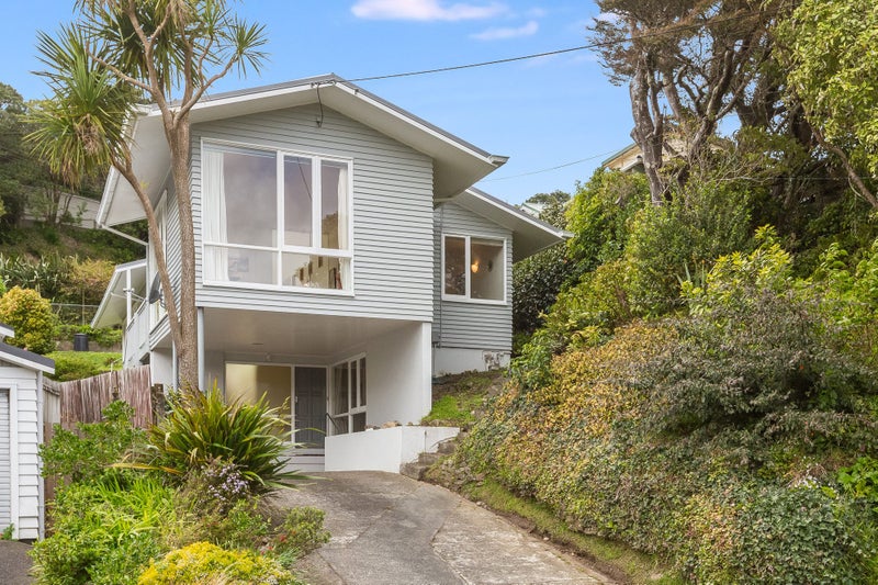 70A Delhi Crescent, Khandallah, Wellington - Carousel 1